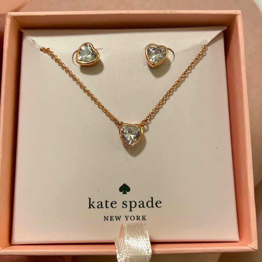 Kate spade earring and necklace that brand new never worn